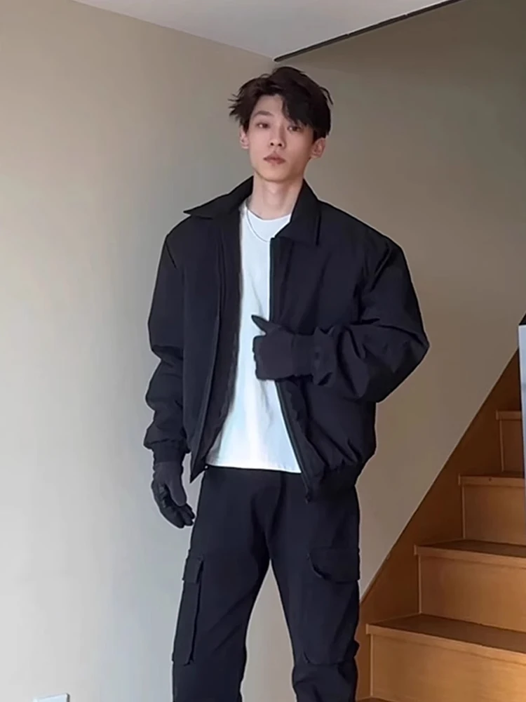 เสื้อโค้ทผู้ชายสไตล์นักบินอเมริกัน ผ้าฝ้าย ทรงหลวม ใส่สบาย ป้องกันลม เหมาะสำหรับฤดูหนาว คอเสื้อแบบสลิม ทรงบอมเบอร์