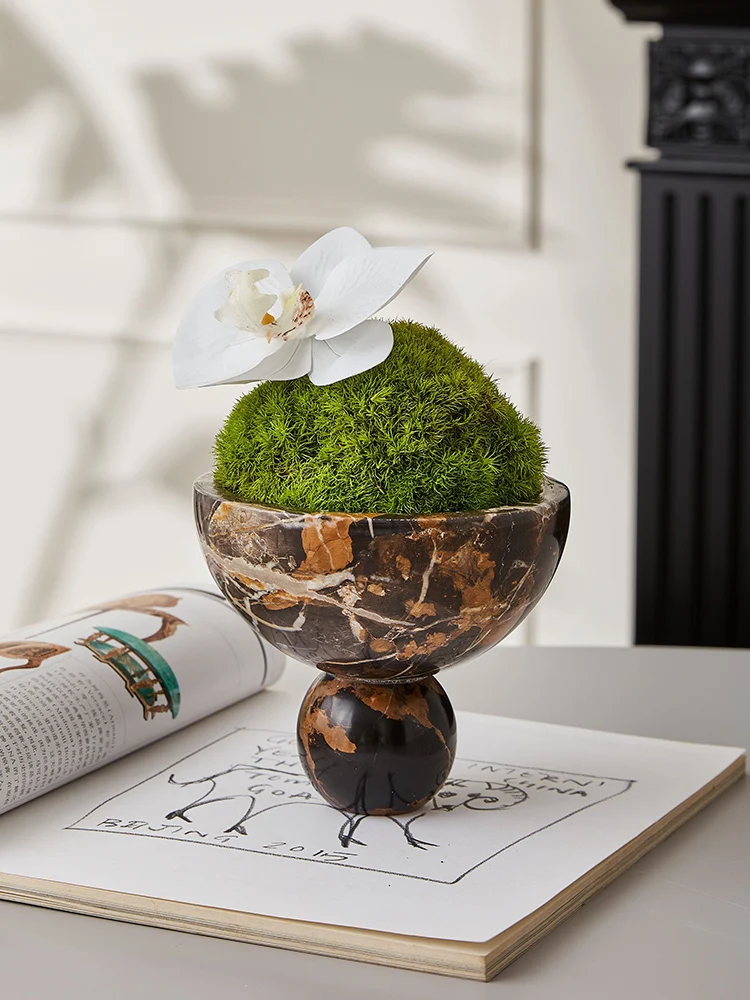 Floral Art Coffee Table Side Corners Several Green Moss Micro-Landscaping Simulation Aquascape Green Plants Floral Arrangement