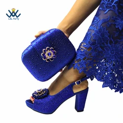 Mais recente conjunto de sapatos e bolsa femininas africanas em azul royal novo design italiano bombas femininas para festa no jardim