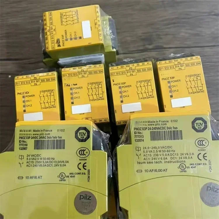 

1PCs new safety relays x3p 777310 777313 774318 774314 774730 774738.