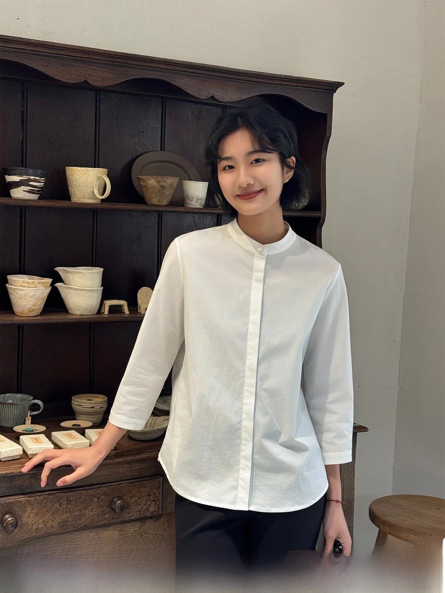 

Новая женская повседневная рубашка свободного кроя с круглым вырезом и длинным рукавом, белая, летняя коллекция 2026, простой стиль, на пуговицах, из смесового хлопка