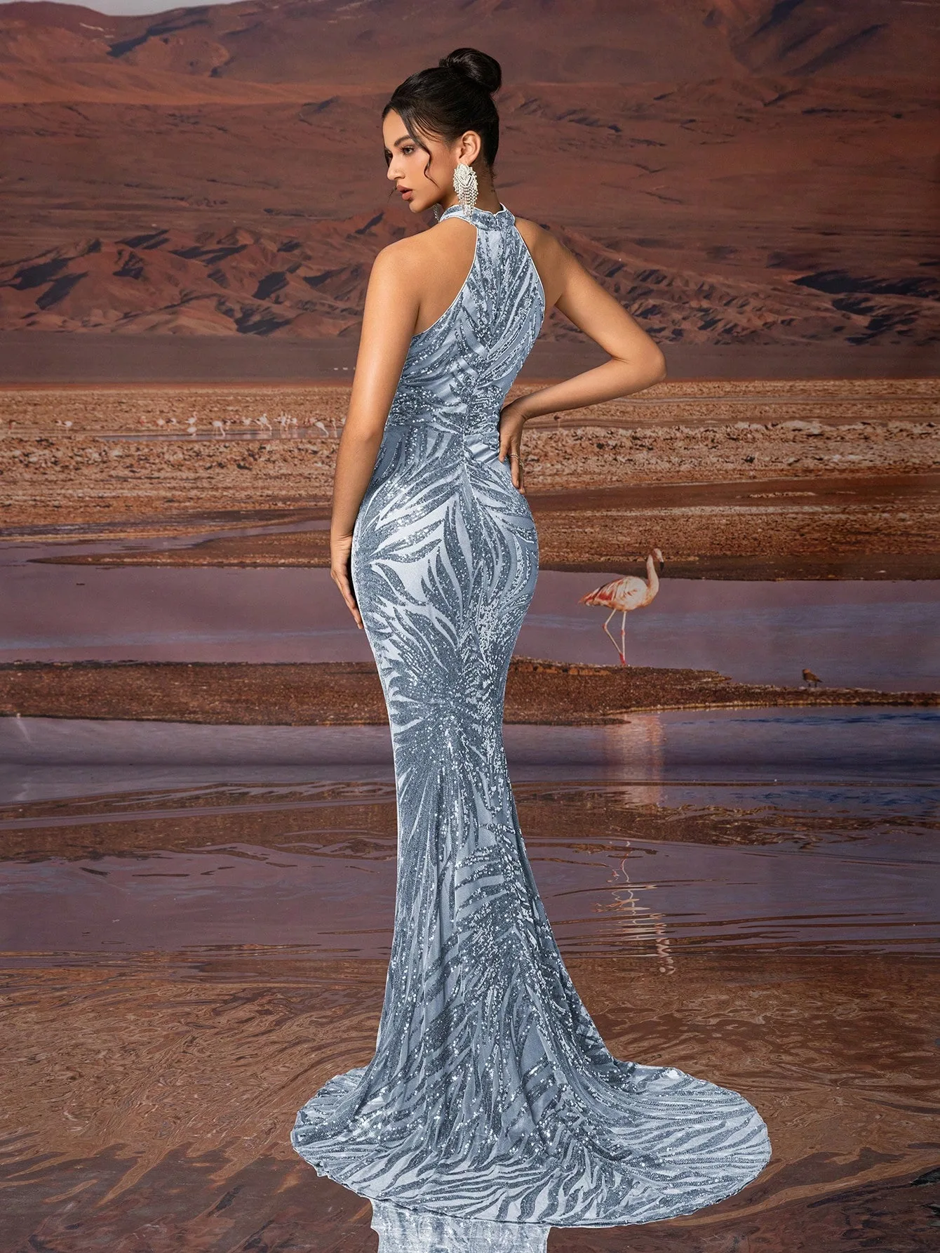 Stunning Evening Dresses Mermaid Halter Sequined Hollow Out Sleeveless Prom Gowns Party Dresses Customized فساتين سهرة