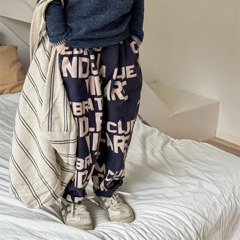 Детские брюки, осень 4026, корейские модные штаны с принтом для маленьких мальчиков, брюки для девочек 1-7 лет, повседневные брюки, 2024 Детские брюки, осень 4026, корейские модные штаны с принтом для маленьких мальчиков, брюки для девочек 1-7 лет, повседневные брюки, 2024