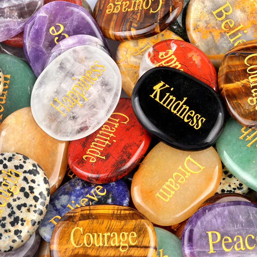 Natürliche Stein-Kristall-Gravur mit verschiedenen inspirierenden Worten, Sorgensteine, Reiki-Heilkristalle, Handpalmen-Edelsteine, Geschenke zum Thanksgiving – Detail 4