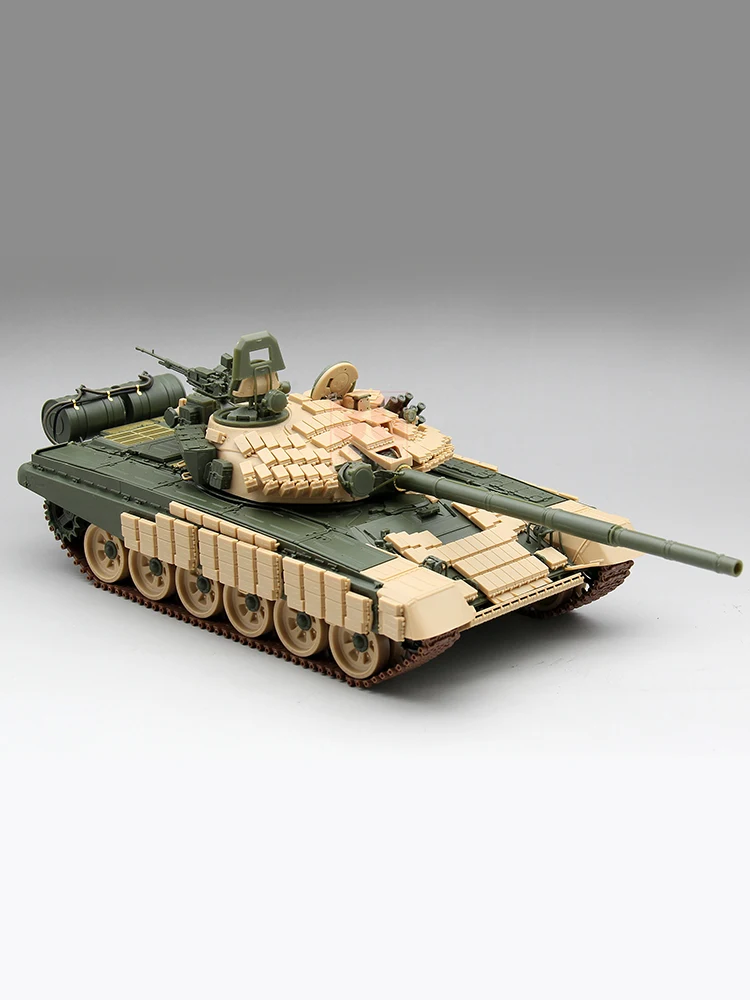 Amusing Hobby assembled tank model kit 35A063 DIy Toy Hobby  Ukrainian T-72AV main battle tank 1/35