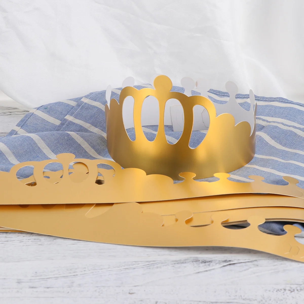 12 ชิ้น Golden Party หมวกปรับ Tiara Crown หมวก Party Supplies สําหรับเด็กผู้ใหญ่วันเกิดฉลอง Photo Props