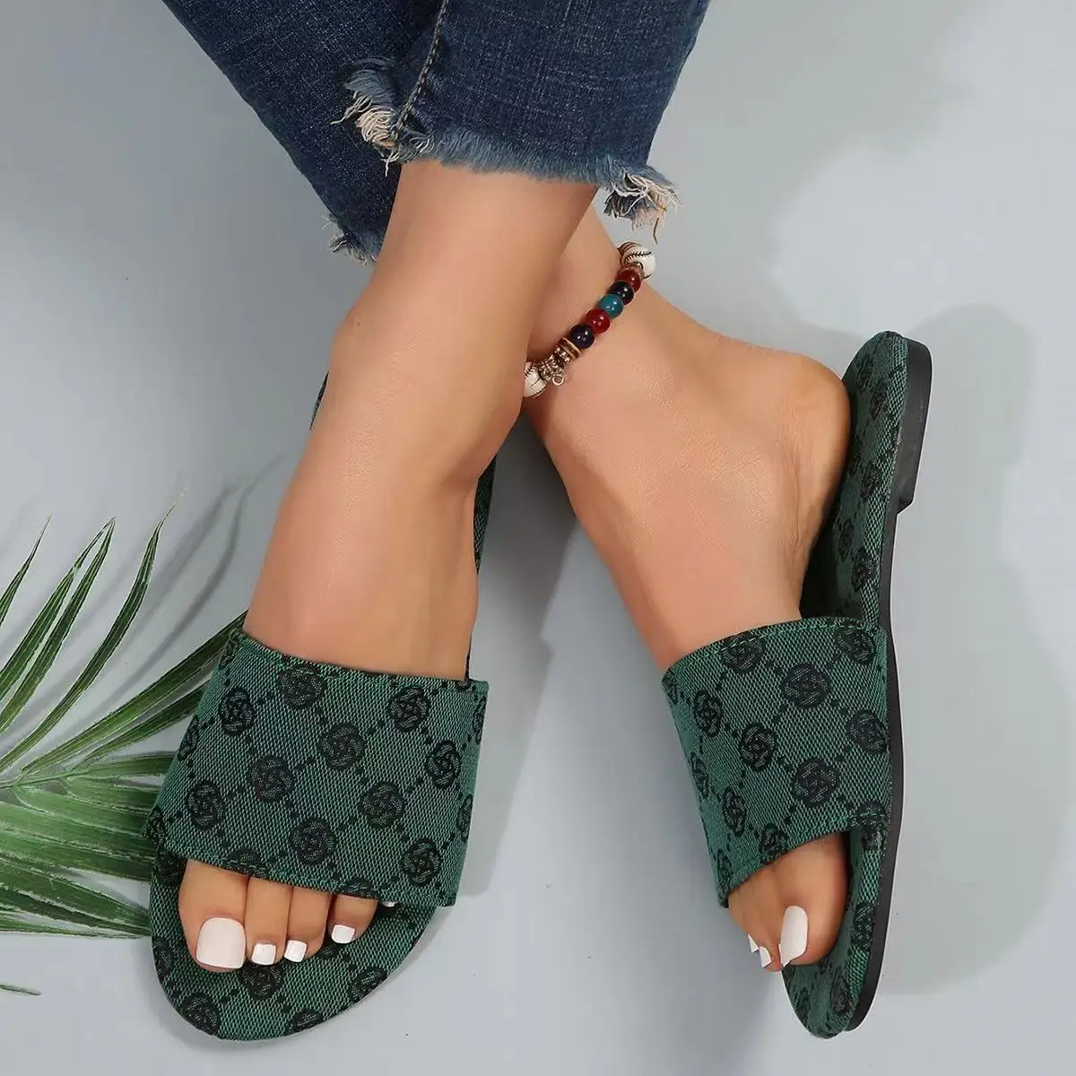 Zapatillas de verano con flores para mujer, Sandalias planas de lujo, chanclas para exteriores, Zapatos de diseño de marca, talla grande 43, 2024