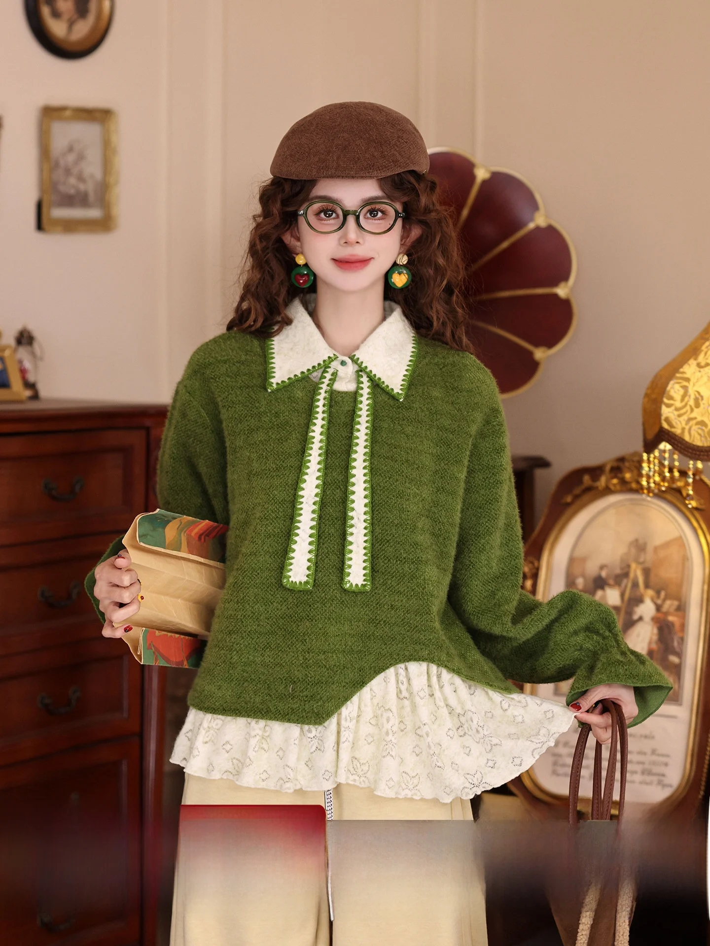 

Jiacheng 【Leaf Shade】 Thickened Loose Splicing Sweatshirt Women's Fake Two-Piece Design Sense Top Knot Wooden Ear
