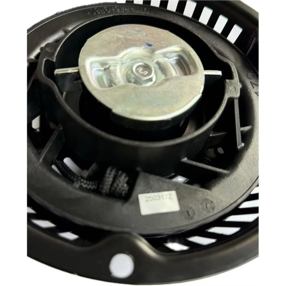 

Запасной стартер с ручным запуском для моделей 95112418 и 95112127, созданный для работы в суровых условиях и с надежным зажиганием.