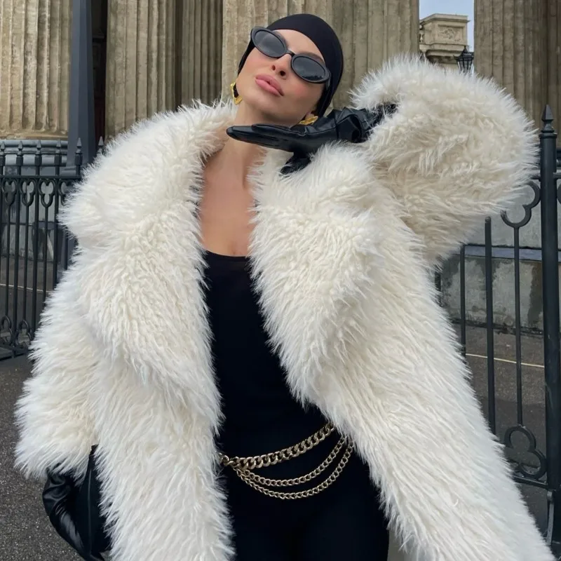 

2025 женское длинное пальто из искусственного меха, белое утепленное элегантное меховое пальто, зимняя теплая плюшевая пушистая куртка, модные зимние меховые пальто