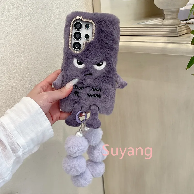 Etui na telefon z kreskówkowym złośliwym wyrazem twarzy, puszystym futerkiem i bransoletką z pomponem do Samsunga S26 Ultra S25 S24 S23 S22Plus S21 S20 FE — zdjęcie produktu 3