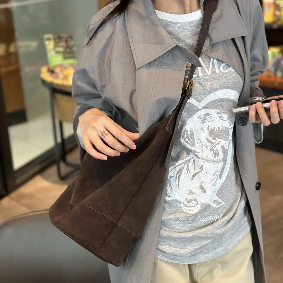 

New Women's Bucket Tote Bag Genuine Leather Satin-Finish Cowhide Shoulder Bag Large Capacity Luxury-Feel Crossbody Bag