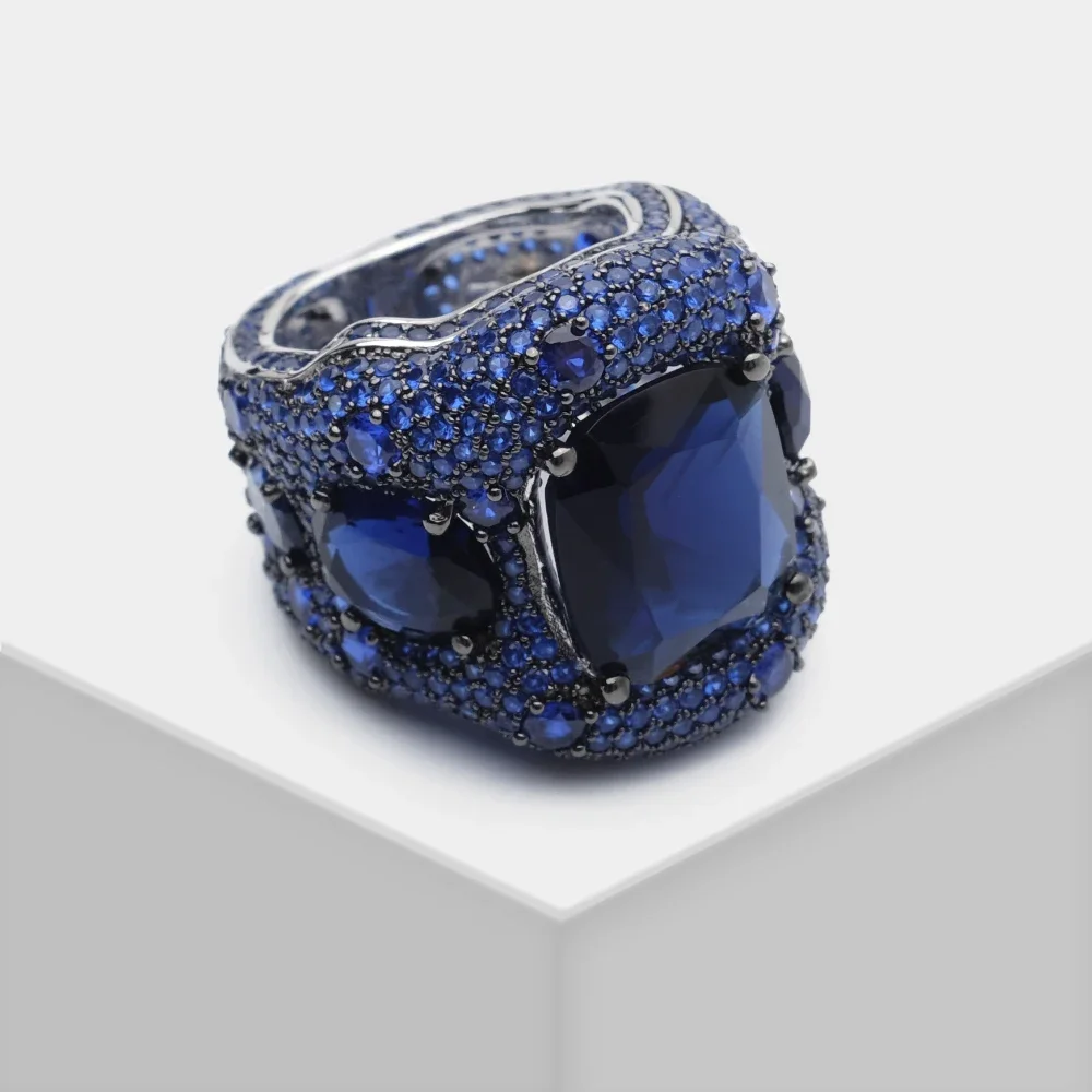 AB/925 Silver full sapphire Zircon face ring geometric luxury design for women's wedding and banquet jewelry.