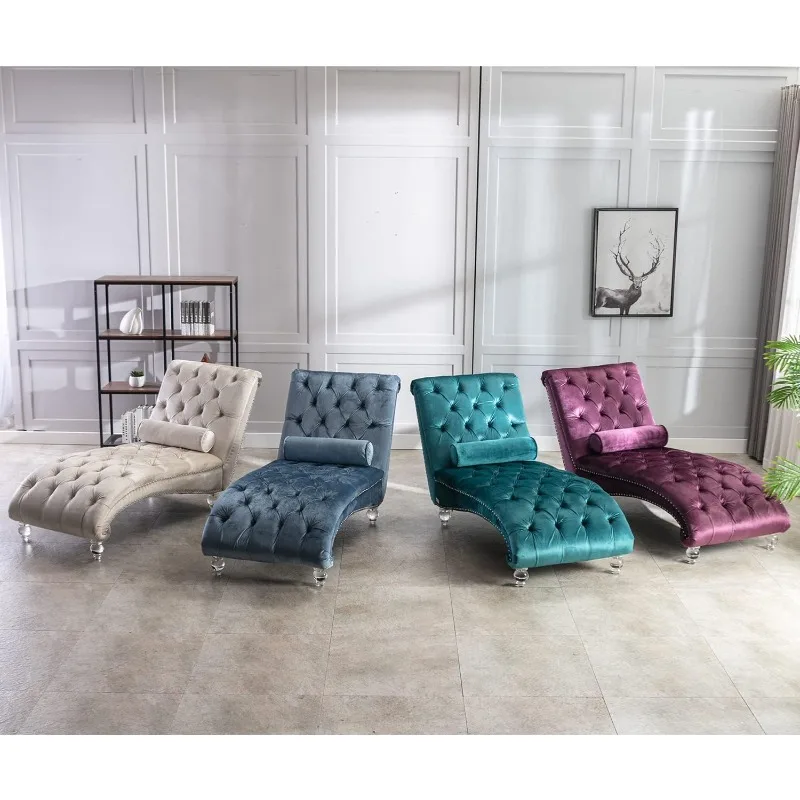 home.Sedia lounge in velluto con cuscino in lancio, poltrona lounge moderna con bottoni capitonnè e gambe in acrilico, interni imbottiti