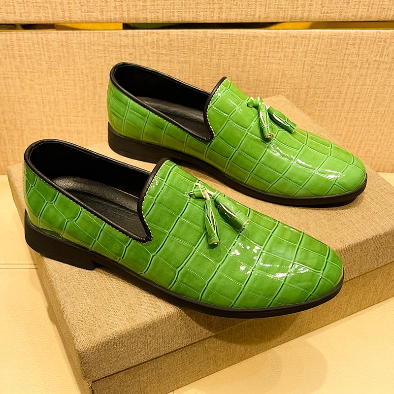 

Luxury Green Leather Shoes Men Fashion Tassel Loafers Man Design Casual Leather Shoes Large Size 38-46 Breathable Flat Shoes