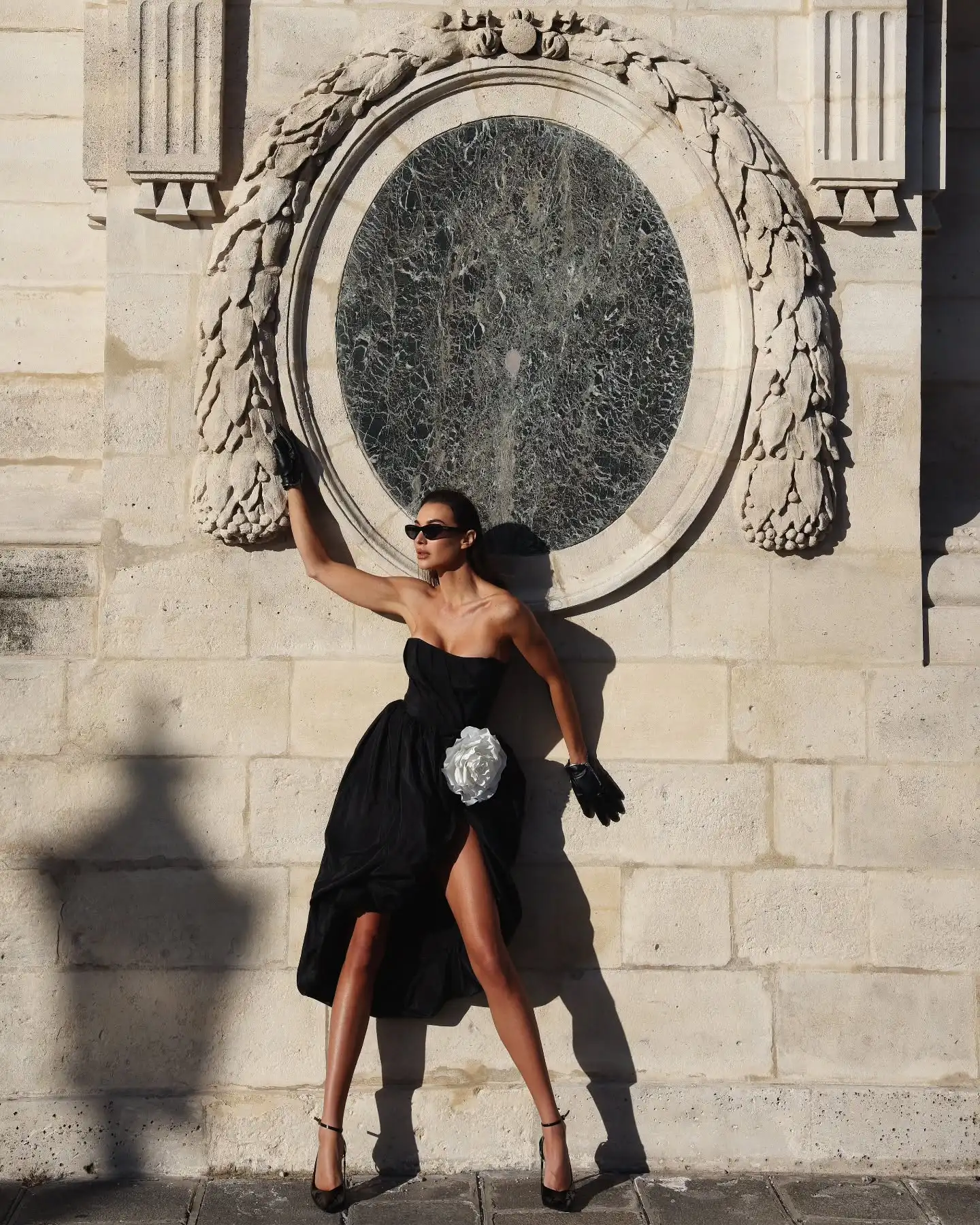 Luxury Black Strapless Satin Dress with 3D White Rose Applique, Asymmetrical High Slit Cocktail Gown for Party, Wedding Guest