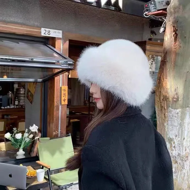 2025 Mongolian Hat Women's Cotton Hat Warm and Eye-catching Versatile Ear Protection Water Bucket Plush Basin Winter Warm Hat