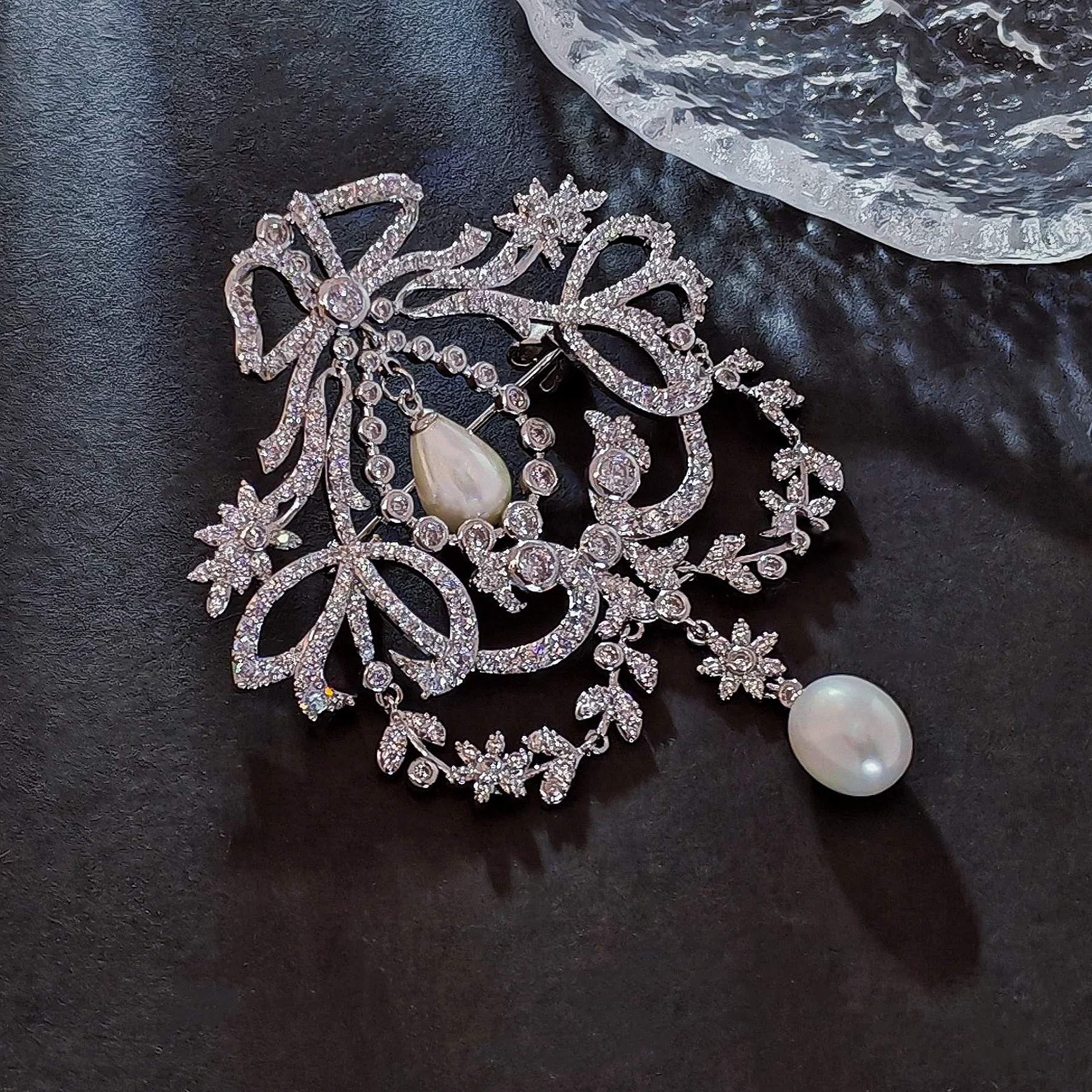 Retro Era Ribbon Foliate Link Chain Pearl Drop Brooch Wedding Accessory