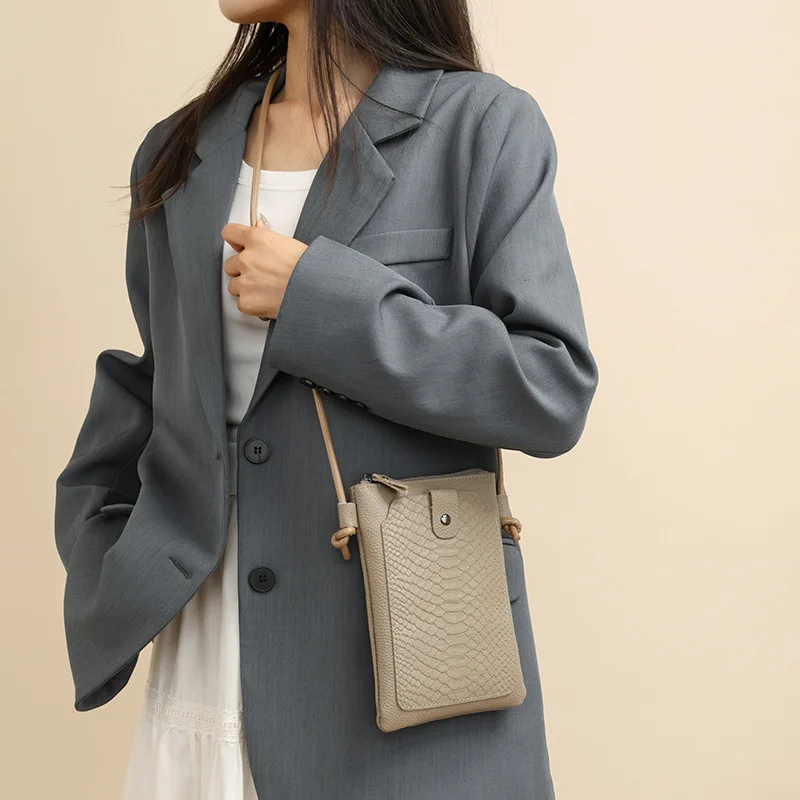 

PU leather mobile phone storage women's crossbody small bag, fashionable vertical square mini single-shoulder bag