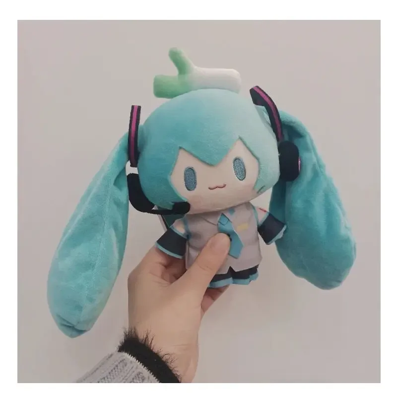 

Kawaii 15 см Хацунэ Мику Плюшевые игрушки Аниме Прекрасный студенческий подарок на день рождения Супер милая плюшевая меховая кукла для девочек Украшение рабочего стола