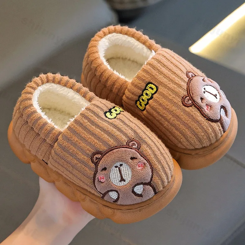 الشتاء كابيبارا الأطفال أحذية قطنية لطيف 2025 جديد نعال من القطن دافئ مريح داخلي الكرتون أفخم الطابق أحذية المنزل