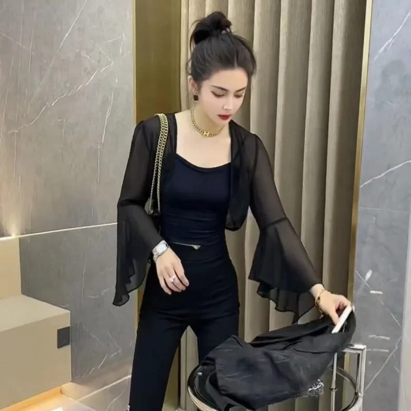 Giacche corte basic Donna Elegante Estate Nuova manica svasata alla moda Capispalla sexy sottile con protezione solare Stile coreano Tenero All-match Accogliente