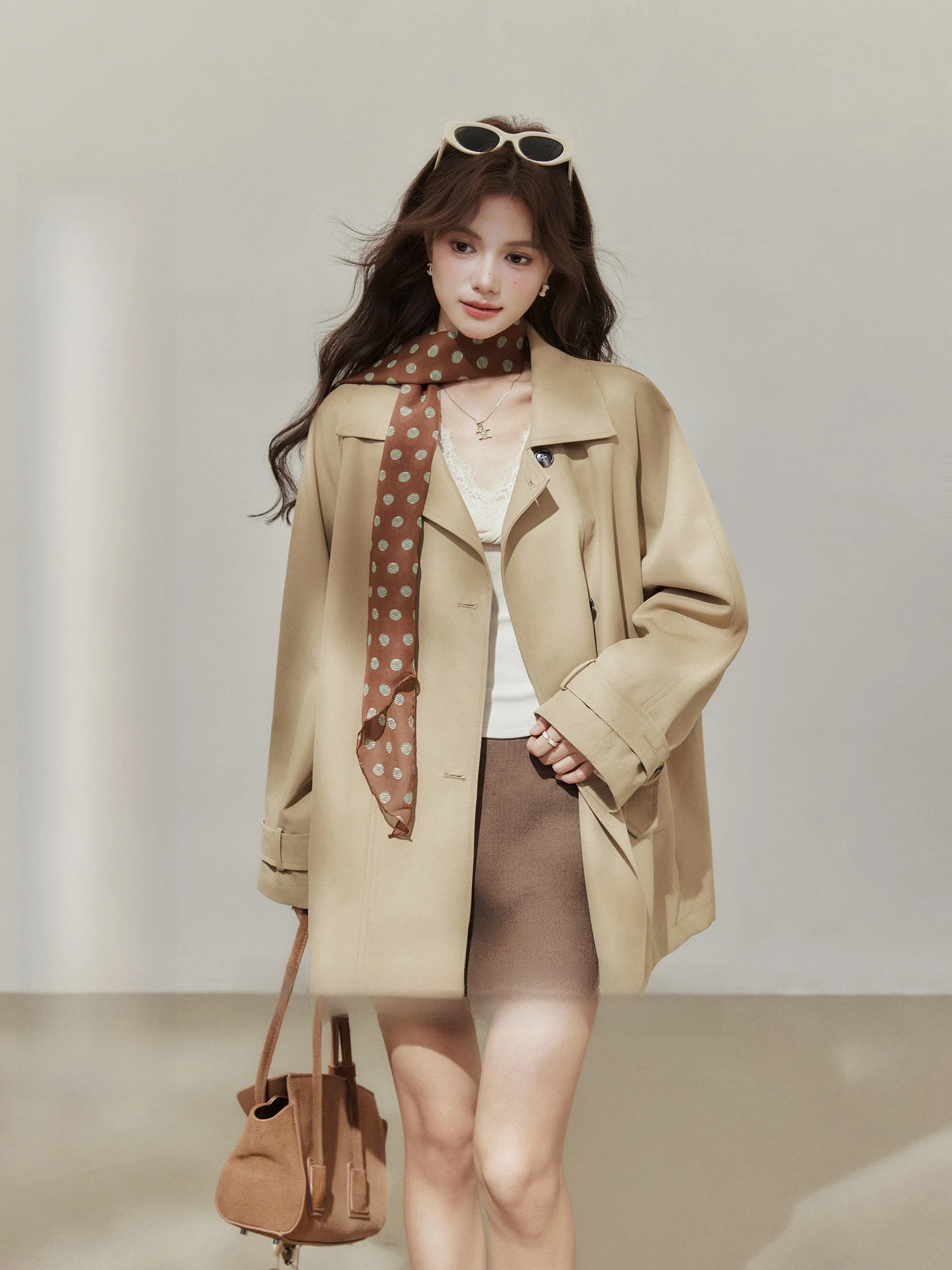 

Qinghua Color Blo Long Sve Windbreaker Women's Loose Fit Coat Khaki oulder Pad Design Commute Sle Autumn Faion