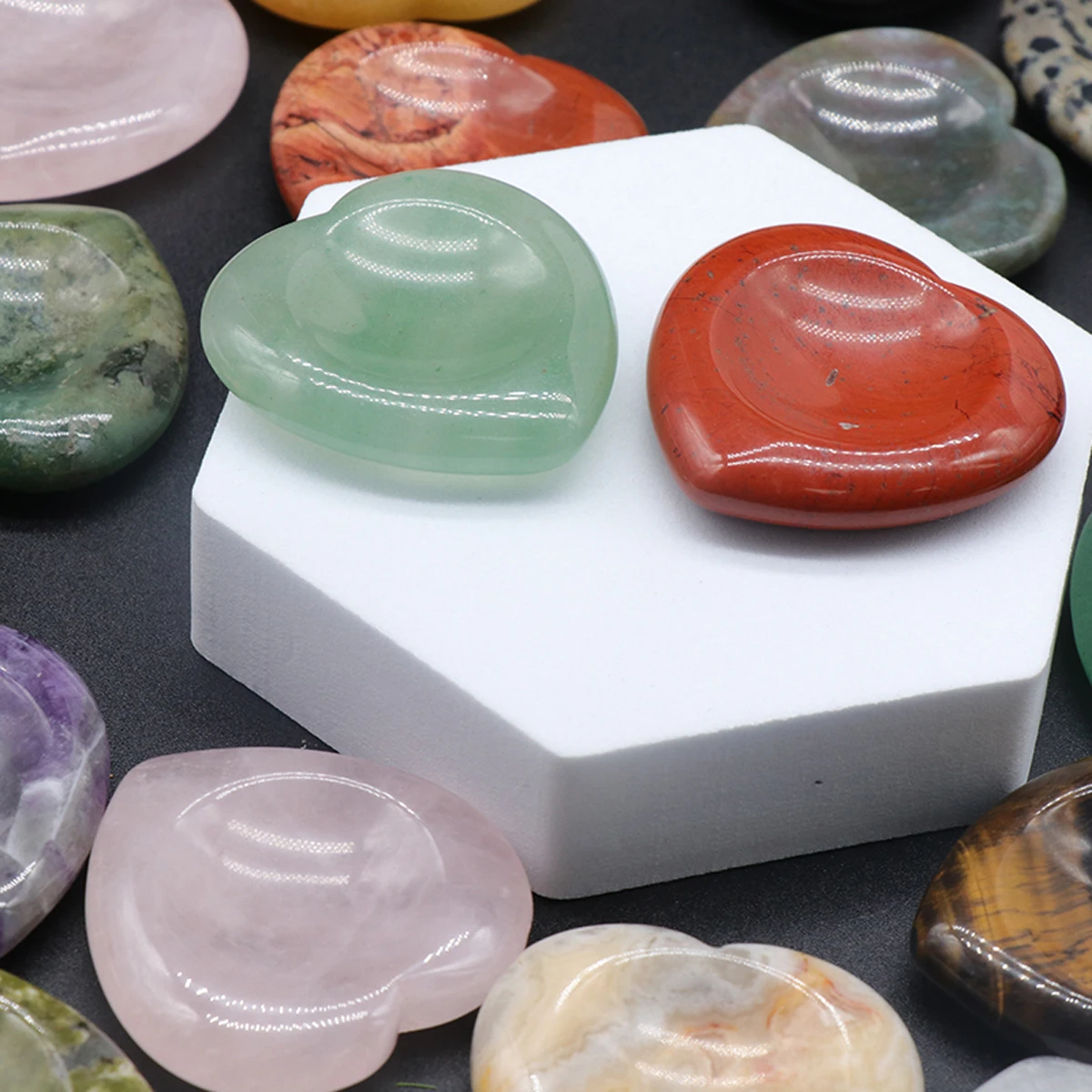 1 قطعة الحجر الطبيعي على شكل قلب الكريستال العقيق تقلق الحرة حجر الإبهام القلب حجر ديكور المنزل الحرف الديكور الهدايا