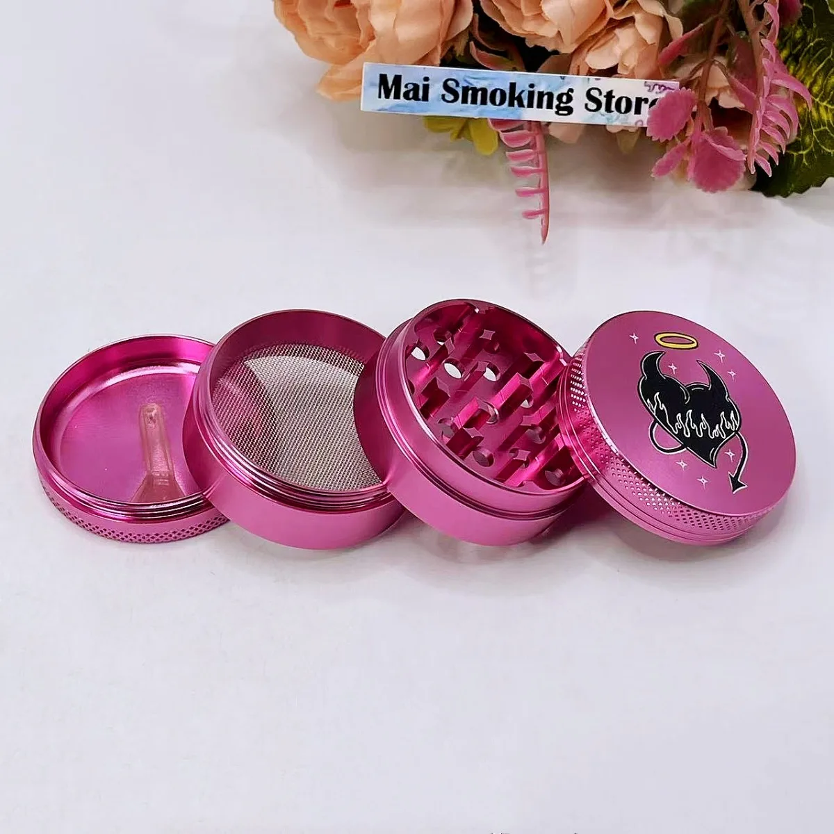 Moedor de Ervas Rosa de 2 Polegadas em Metal com 4 Camadas para Especiarias, Sal, Pimenta, Ferramenta para Fumar Cigarros