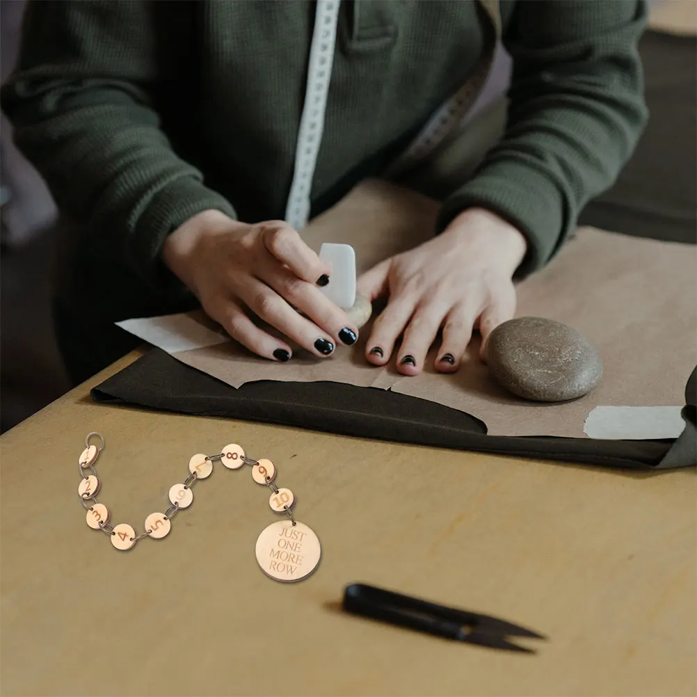 

2 Pcs Wooden Marking Plate Crochet Counters and Markers Space Stitch Knit Beige Crocheting Tools Kit