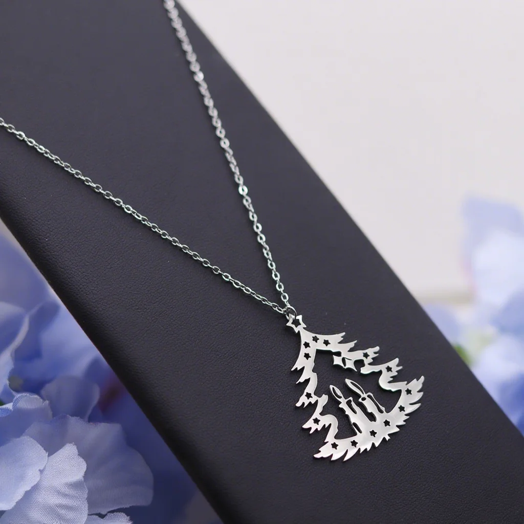 Kinitial Weihnachtsbaum-Sterne-Kerzen-Anhänger, Edelstahl-Kettenhalsketten für Frauen, hohler Pflanzenanhänger, Schmuck, Weihnachtsgeschenk