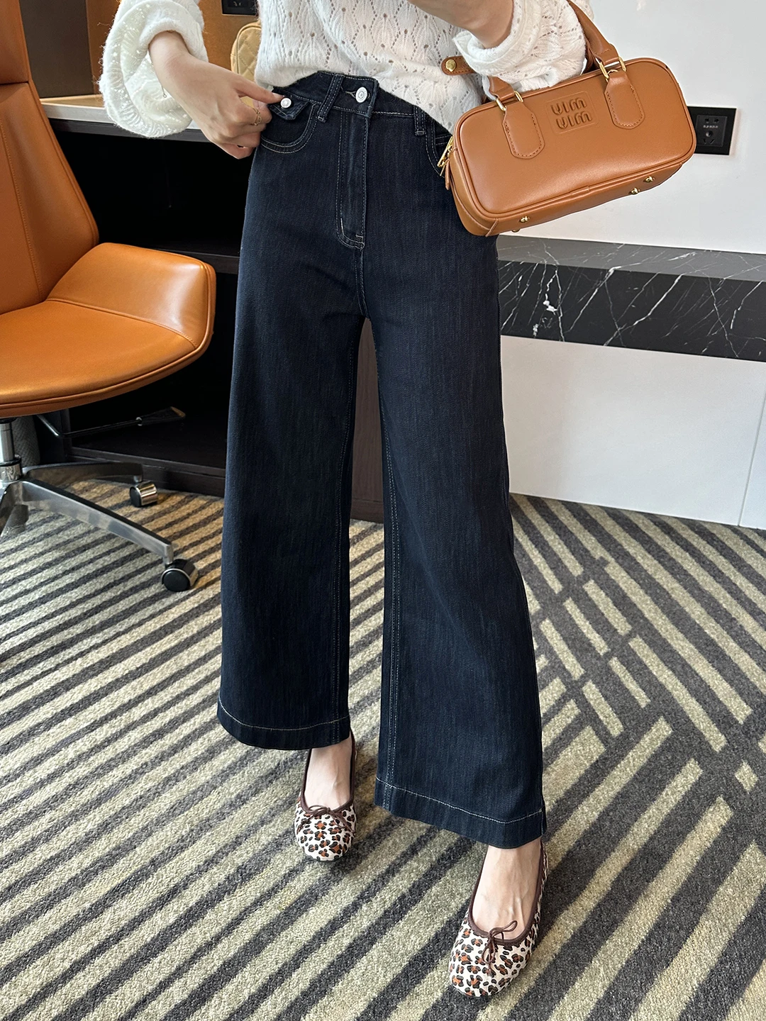 

plus Size Women's Retro Straight Leg Jeans High Waist Loose Slimming Design Hip Covering Wide Leg Pants Autumn Winter New Style
