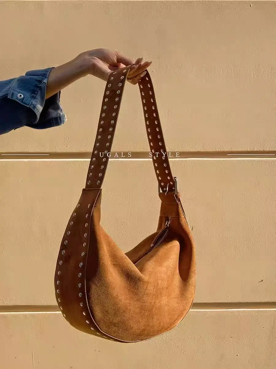 

Autumn New Fashion Rivet Velvet Casual Tote Bag Large Capacity Women Handbag Luxury Clutch Purse Female Shoulder Underarm Bag