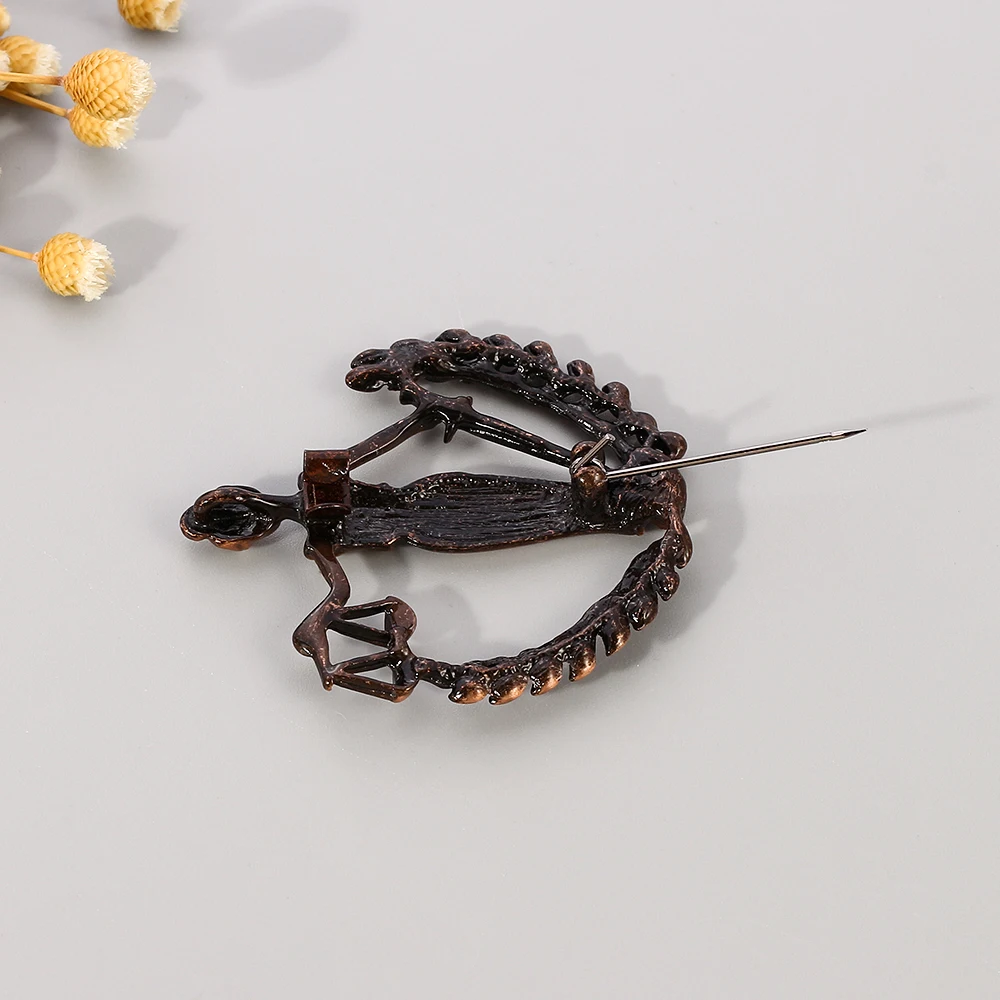 Women Brooch Pins Alloy Legal lawyer Badge Collar Clip HIjab Pins Suit Coat Wheat Ears figure Brooches Vintage Jewelry Peace