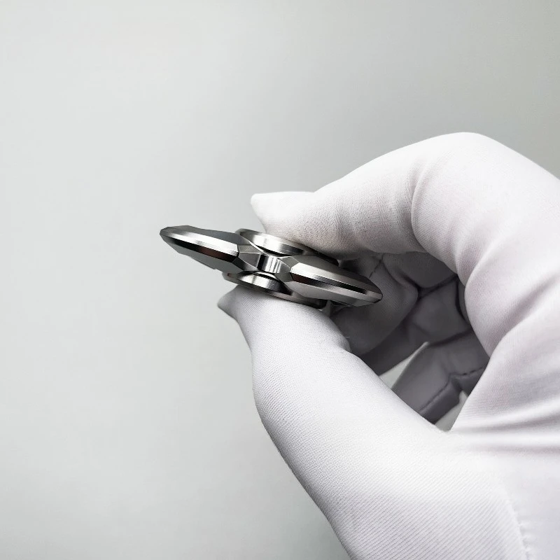 Apache EDC Mecânico de Aço Inoxidável Brinquedo de Descompressão Angular Craft de Três Páginas Giroscópio na ponta do dedo