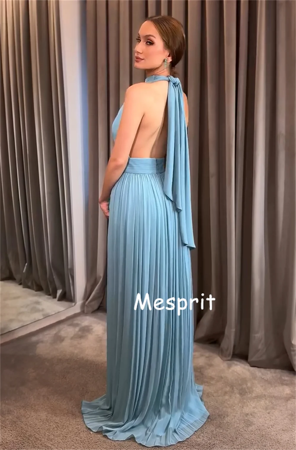 Maßgeschneiderte, hochwertige Chiffon-Falten-A-Linien-Neckholder-lange Kleider, maßgeschneiderte Anlässe, Heimkehr, passend zu formellen