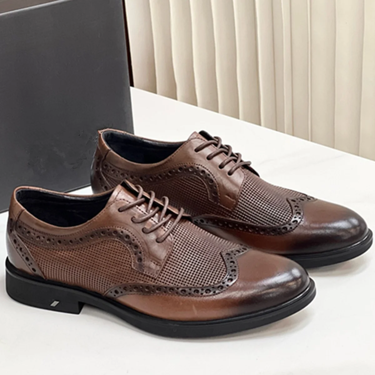 

Jenny&Dave British Style Retro Carved Fashionable Leather Shoes Business Casual Cowhide Comfortable Commuter Leather Shoes Men