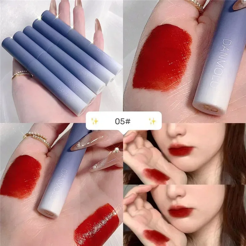 Set di rossetti opachi da 5 colori, labbra rosse antiaderenti impermeabili a lunga durata, tinta per labbra, smalto per trucco cosmetico per le donne