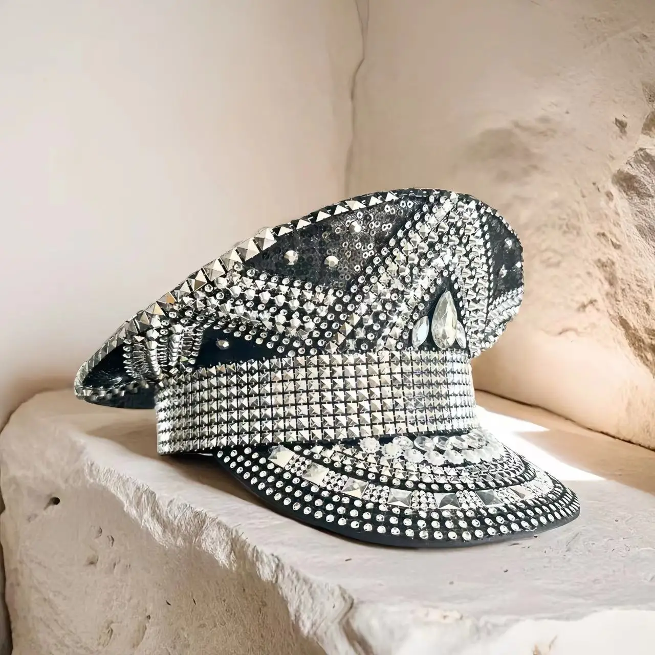 قبعة كابتن Steampunk سوداء فاخرة من HongLuan مصنوعة من حجر الراين لمهرجان رجل محترق، إكسسوارات عسكرية عتيقة وقبعة رجل