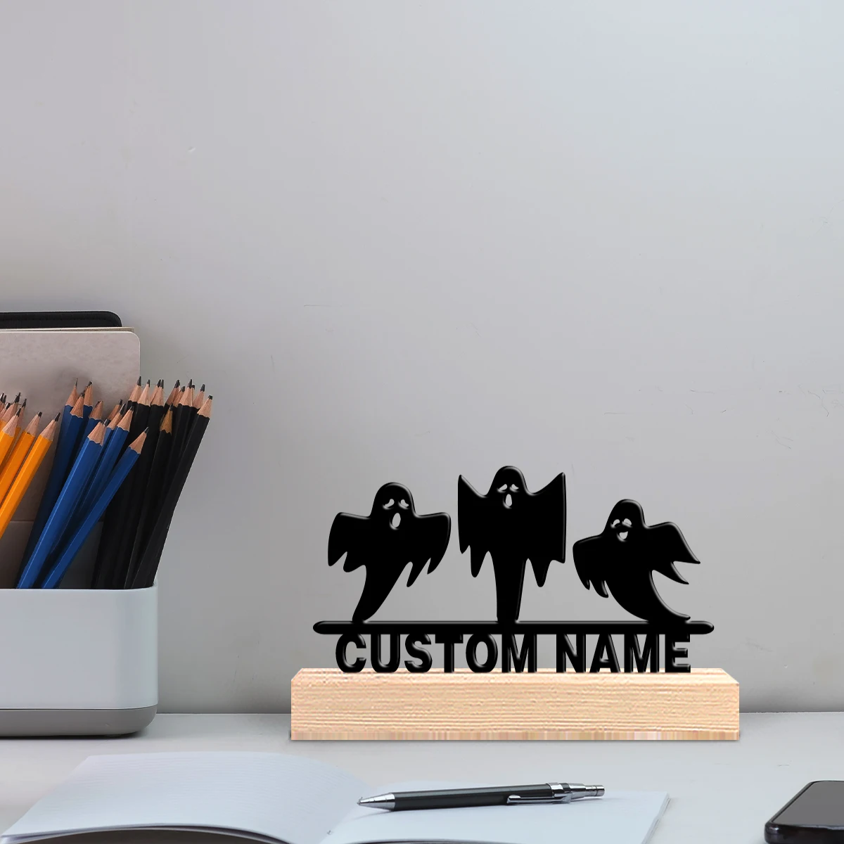 A modern minimalist customization Three Ghosts Metal Art With Wooden Base Tabletop Decoration Perfect Valentine's Day gift, sui