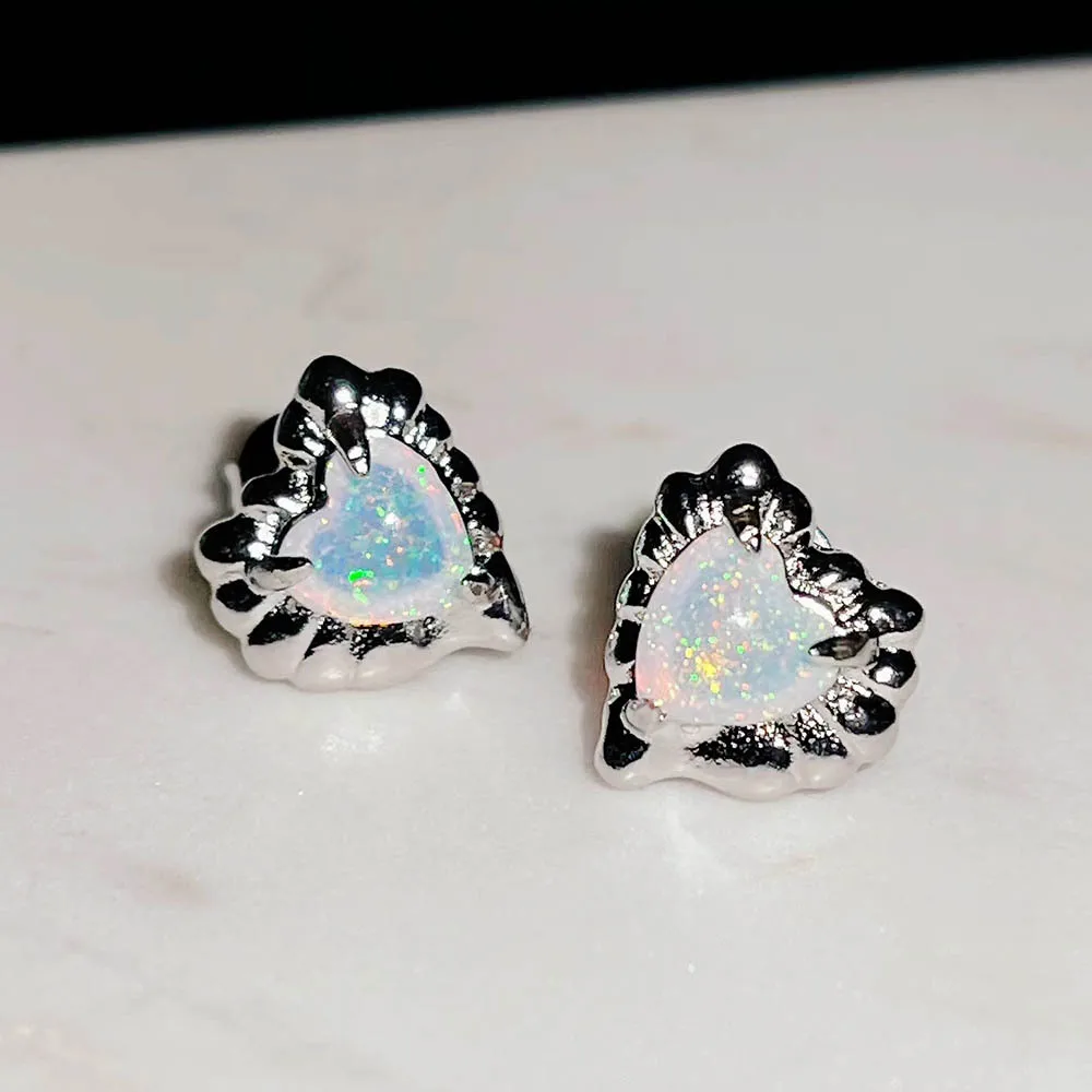 

Foydjew Metal Lava Personalized 925 Silver Needle Stud Earrings 2022 Fashion New Simple Small Earring Women's Opal Heart Earring