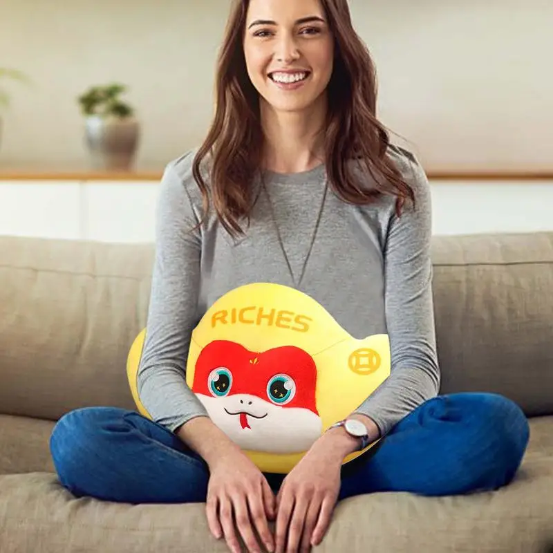 

Chinese New Year Animals 2025 Plush Simulated Snake Mascot Doll Toy Soft Gold Ingot Shape Cushion Pillow For Boys Girls Keepsake