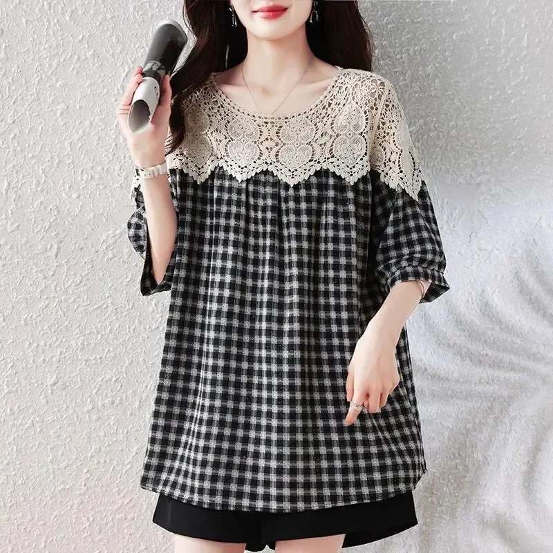 Women Plaid Blouse with Lace Yoke Loose Fit Short Sleeve Casual Top Summer Lightweight Cotton Blend Shirt