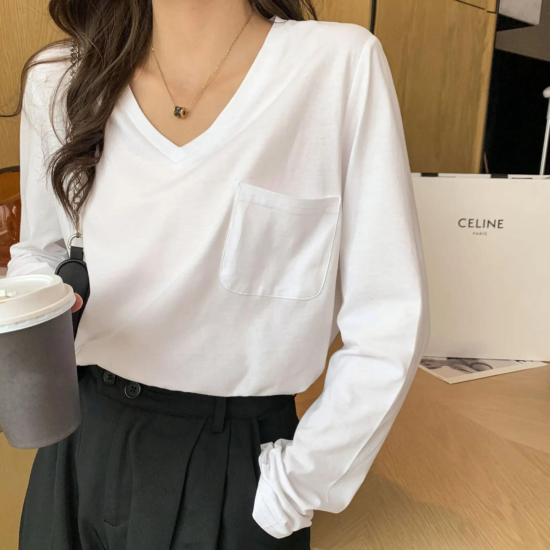 

MRMT 2024 Brand New Women's Bottoming V Neck All Match Long-Sleeved T Shirt Female Korean Version Of Loose Cotton Top