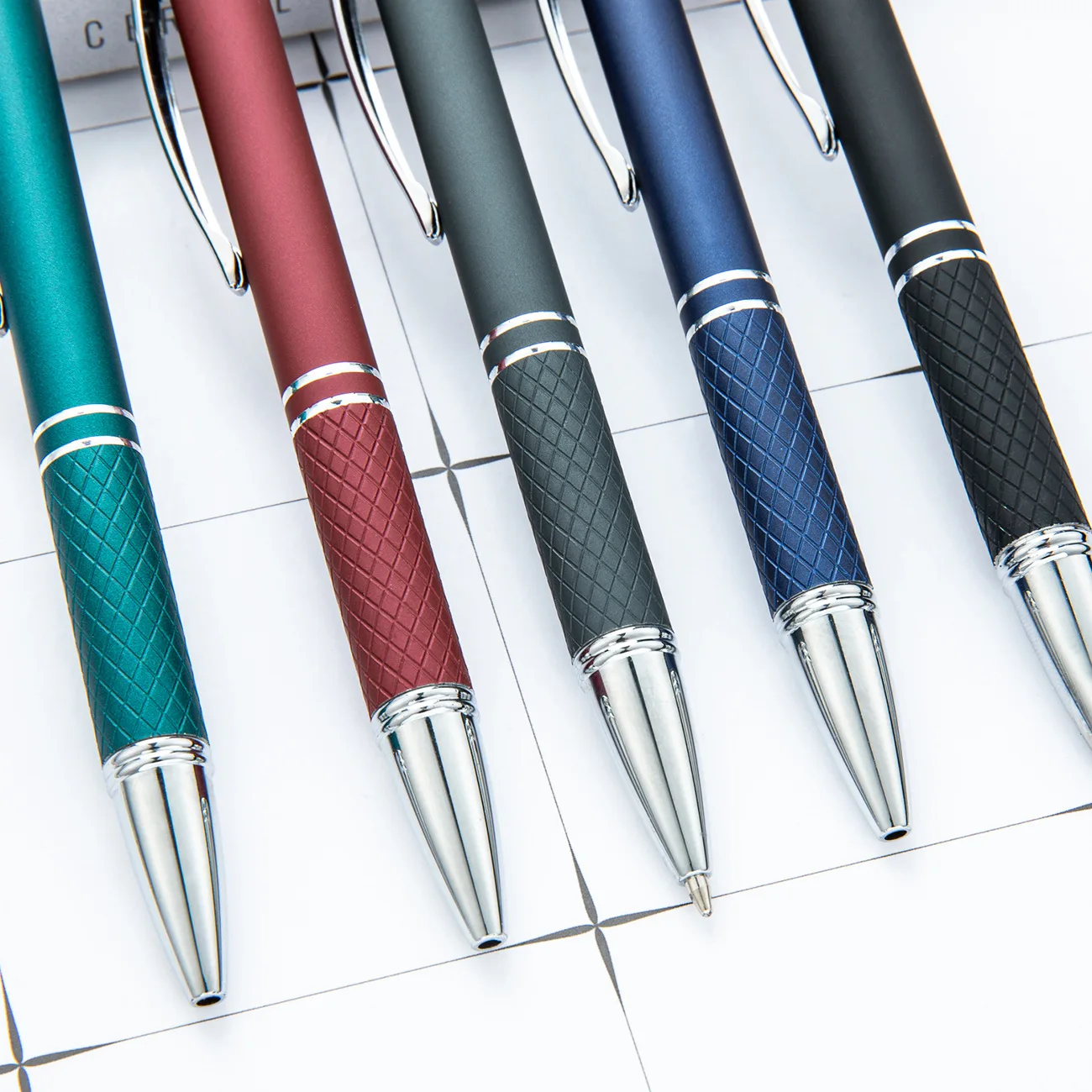 50PC Metal Ballpoint Pen With Stylus Tip For Touch Screens Writing Stationery Office School Gifts Free Custom Logo Name Sign Pen