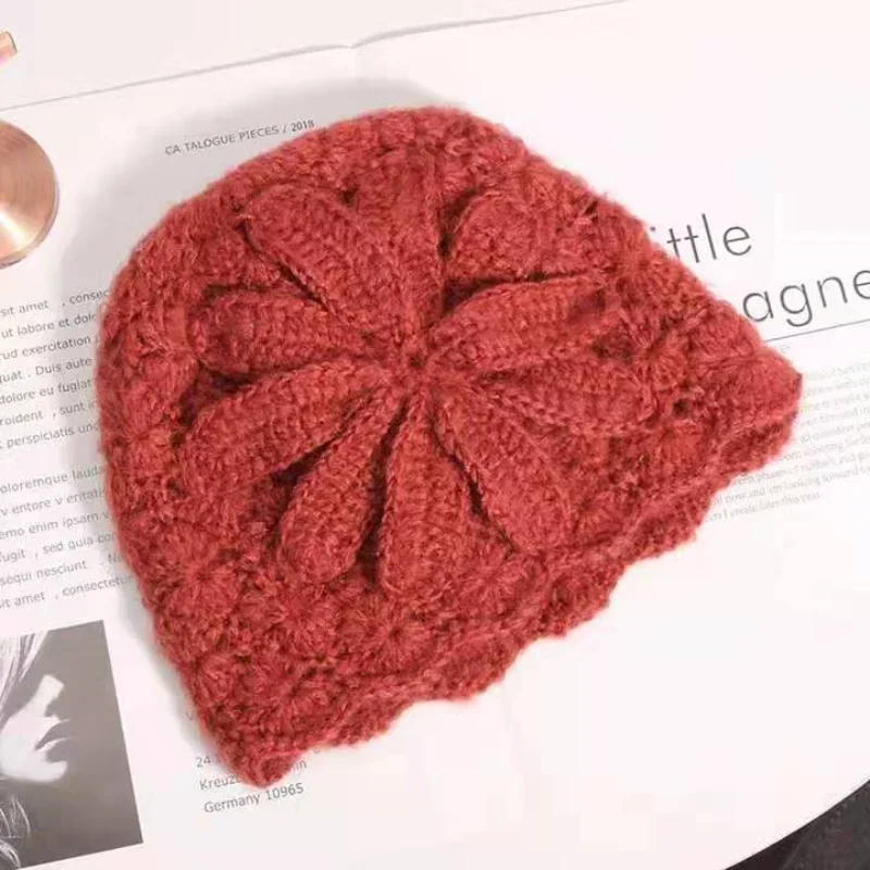 Autunno e inverno nuove signore berretto vento nazionale cappello di lana lavorato a maglia fatto a mano retrò fiori eleganti cappello caldo Boinas