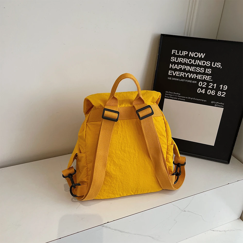 حقيبة ظهر كاجوال متعددة الاستخدامات للنساء 2025 حقيبة ظهر جديدة ذات سعة كبيرة وخفيفة الوزن للسفر للطلاب أثناء التنقل