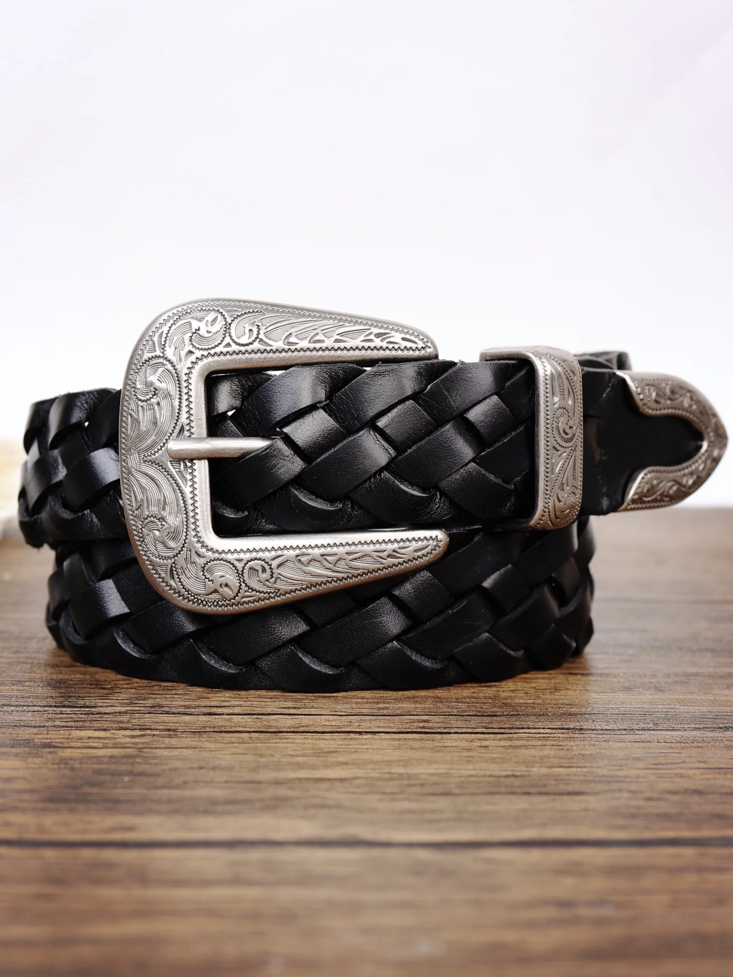 retro-woven-leather-belt-with-carved-buckle-for-women-fashionable-versatile-alloy-buckle-skirt-decoration-casual-formal-wear