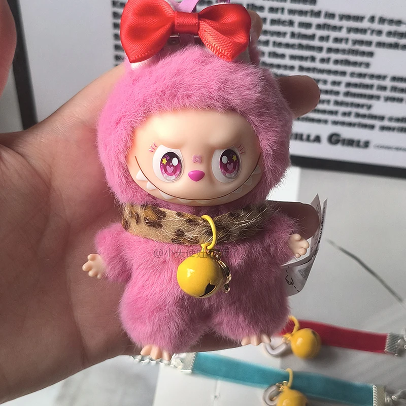 Para Labubu 4,0, Pin de monstruos para la serie Love, bonito Collar de campana, lazo, Clip para el pelo, decoración, Mini accesorios de ropa Labubu
