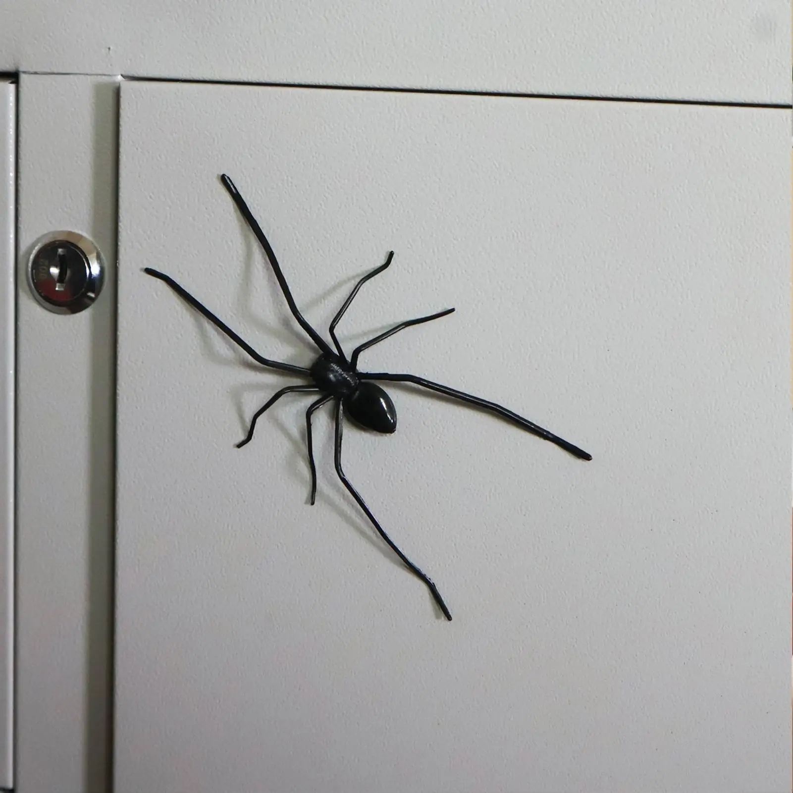 Magnetic Spider Creepy Prank Gadget Decor Magnetic Spider Decoration Simulated spider magnetic refrigerator sticker